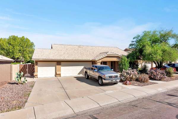 Glendale, AZ 85310,4402 W MISTY WILLOW Lane