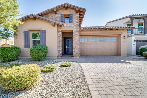 3955 E RAKESTRAW Lane, Gilbert, AZ 85298