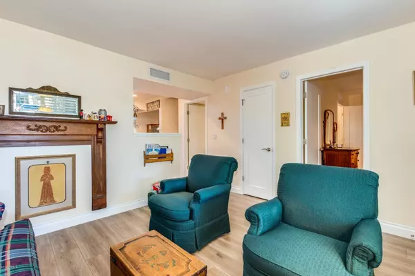 Litchfield Park, AZ 85340,270 W TAINTER Drive