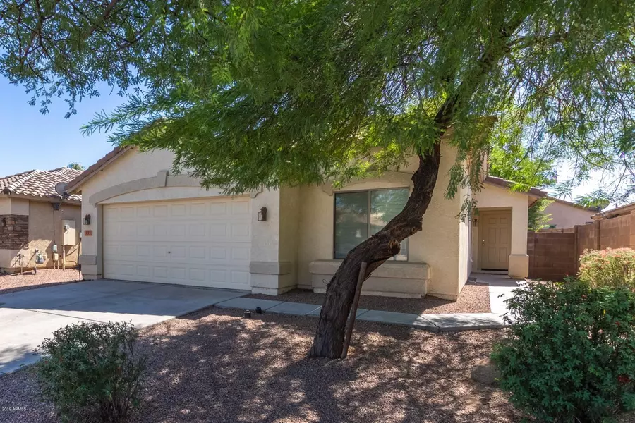 331 W HOLSTEIN Trail, San Tan Valley, AZ 85143