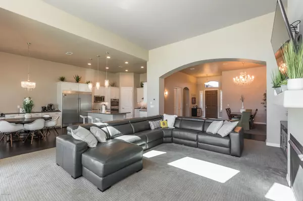 Mesa, AZ 85207,2225 N 76TH Place