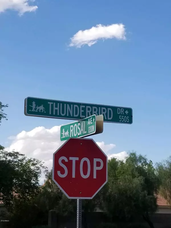 Apache Junction, AZ 85120,1094 W ROSAL Avenue