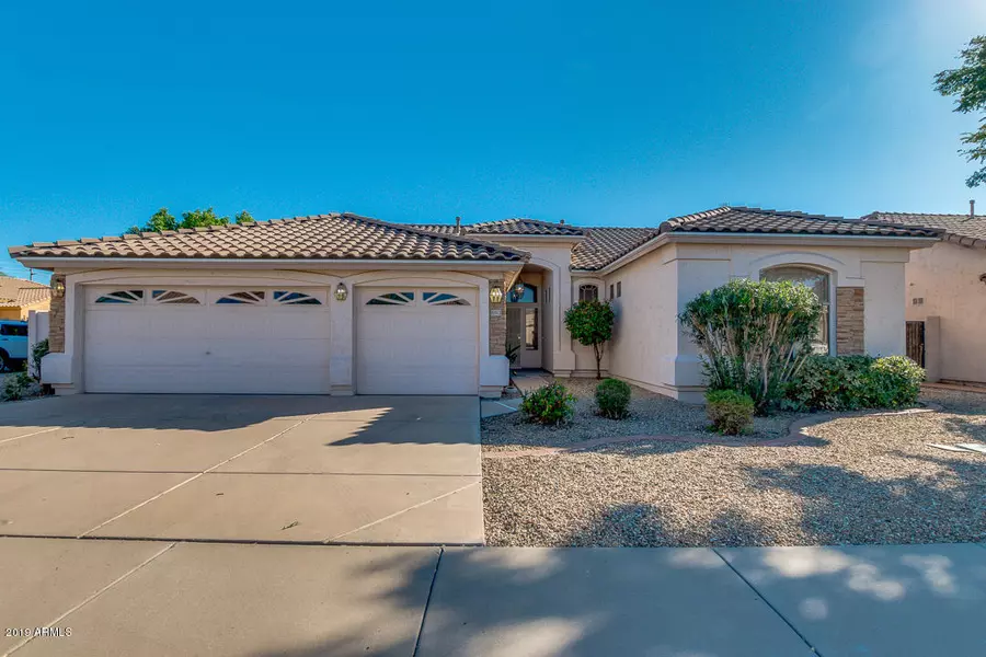 8313 W GRIFFIN Avenue, Glendale, AZ 85305