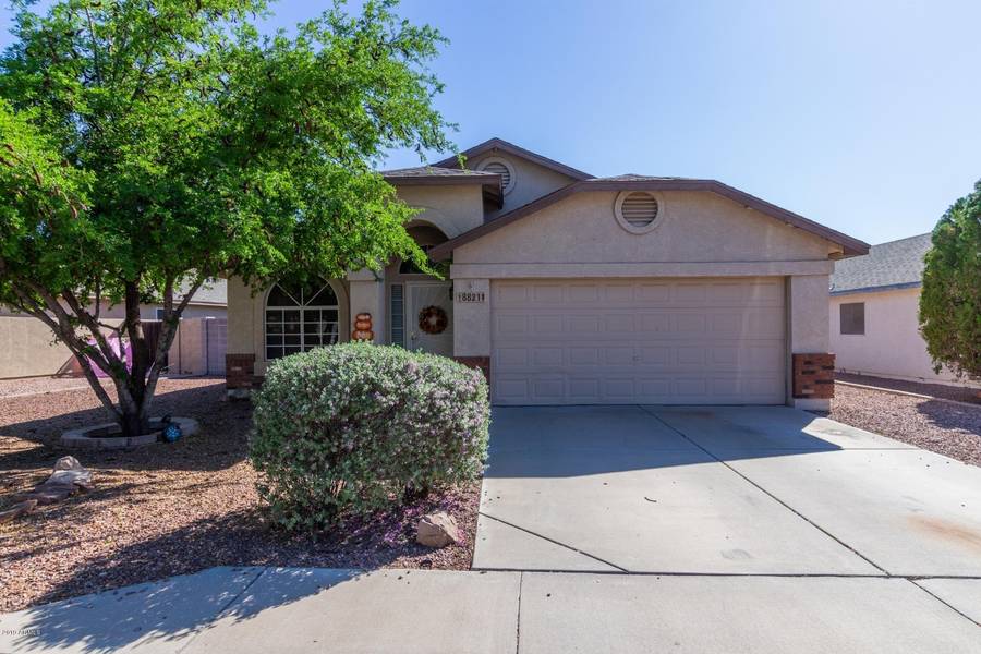 8821 E DES MOINES Street, Mesa, AZ 85207