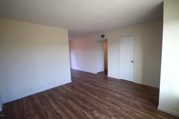 Phoenix, AZ 85023,2302 W DANBURY Road