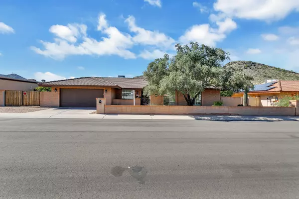 9 E ASTER Drive, Phoenix, AZ 85022