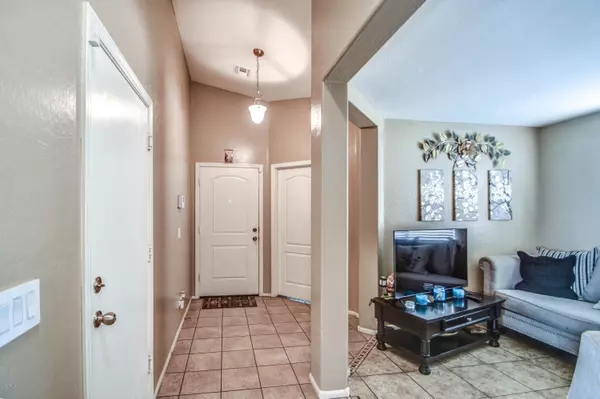 Tolleson, AZ 85353,10315 W HILTON Avenue