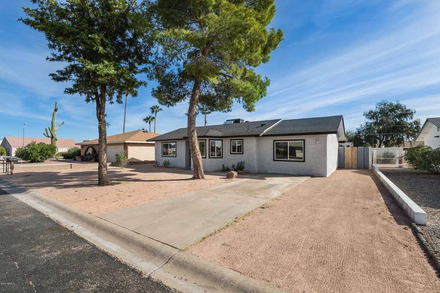 261 W 22nd Avenue, Apache Junction, AZ 85120