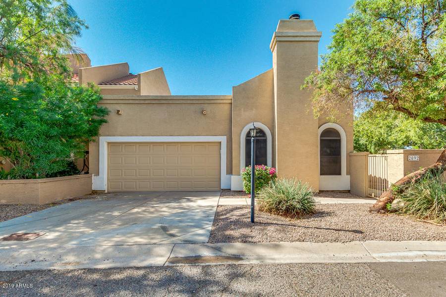 2092 N SUNSET Drive, Chandler, AZ 85225