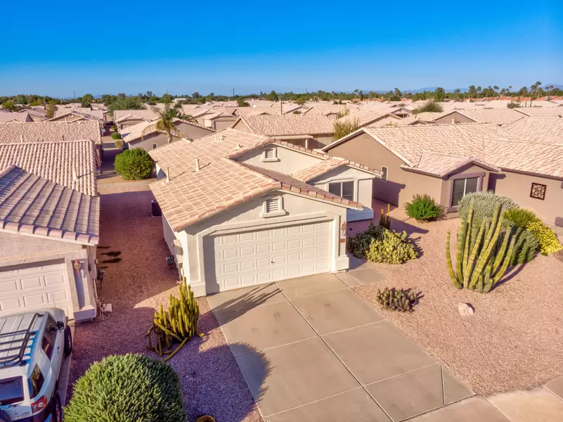 1394 E RUNAWAY BAY Drive, Chandler, AZ 85249