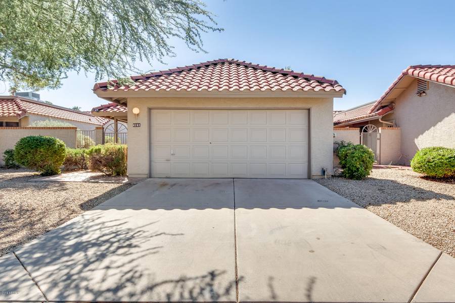 4241 E SANDIA Street, Phoenix, AZ 85044