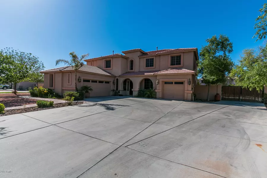 8376 W SAN JUAN Avenue, Glendale, AZ 85305