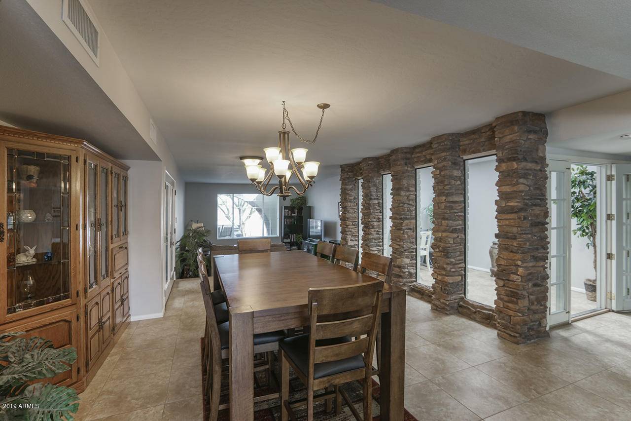 Phoenix, AZ 85028,10618 N 25 Place
