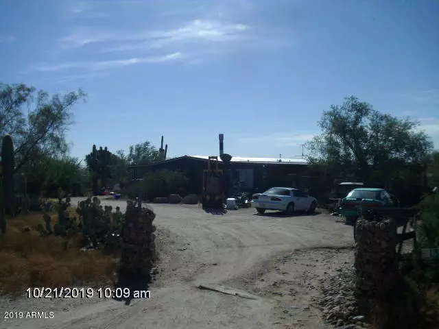 2675 W SADDLE BUTTE Street, Apache Junction, AZ 85120