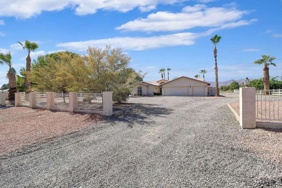 7624 N CITRUS Road, Waddell, AZ 85355