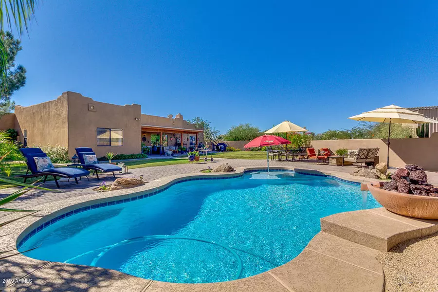 916 W EGRET Street, Phoenix, AZ 85086