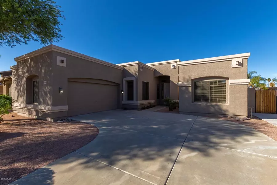 1840 E INDIGO Drive, Chandler, AZ 85286