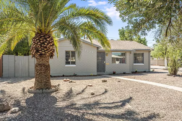 2033 W OSBORN Road, Phoenix, AZ 85015