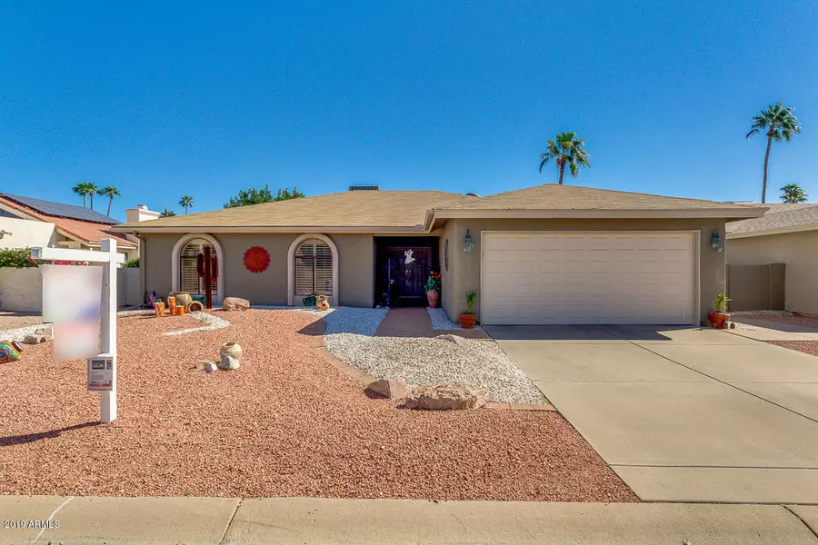 26005 S DRIFTER Drive, Sun Lakes, AZ 85248