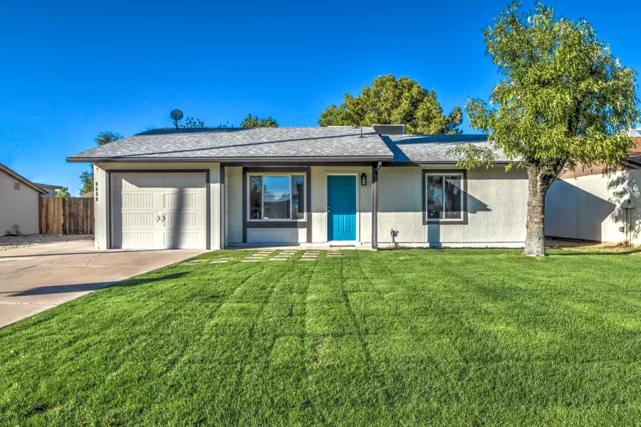 2030 W PORTOBELLO Avenue, Mesa, AZ 85202