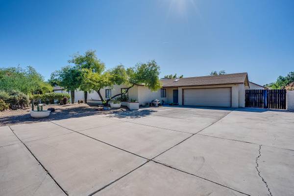 1815 W WICKIEUP Lane, Phoenix, AZ 85027