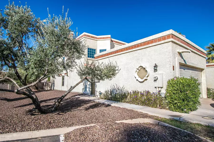 250 W JUNIPER Avenue #17, Gilbert, AZ 85233