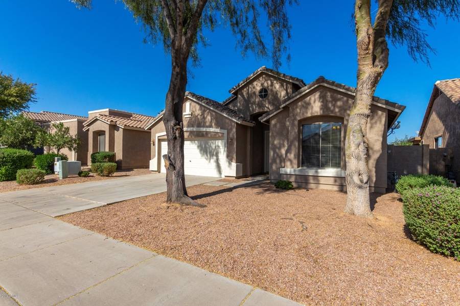 240 E CANARY Court, San Tan Valley, AZ 85143