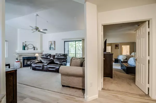 Scottsdale, AZ 85260,15050 N THOMPSON PEAK Parkway #2058