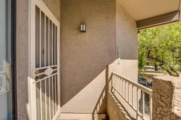 Scottsdale, AZ 85260,15050 N THOMPSON PEAK Parkway #2058