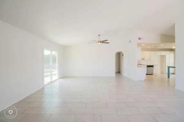 Glendale, AZ 85302,5201 W MOUNTAIN VIEW Road