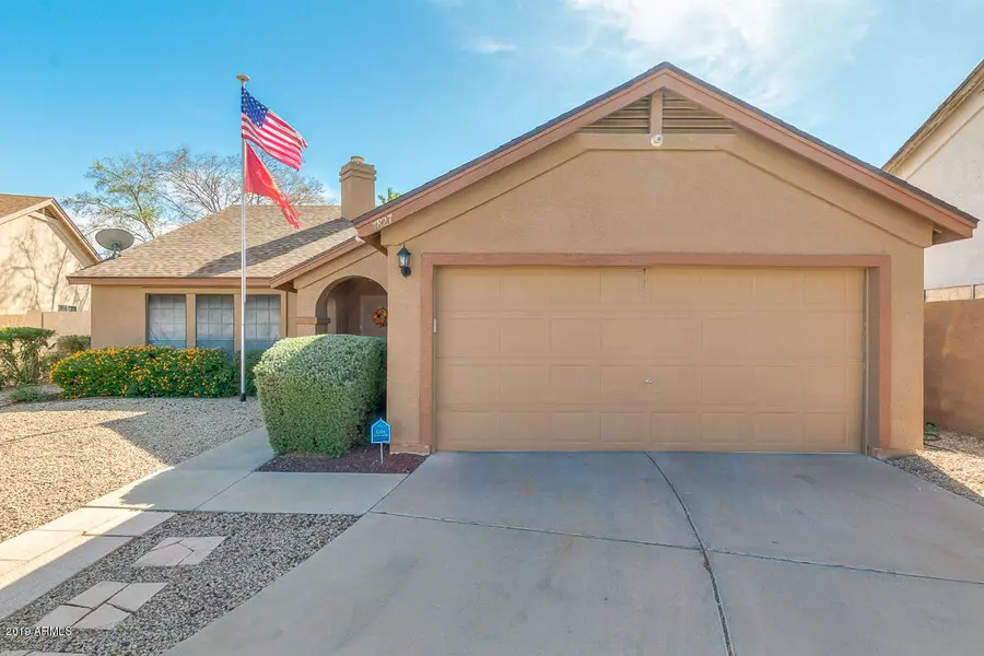 7827 W PEPPERTREE Lane, Glendale, AZ 85303