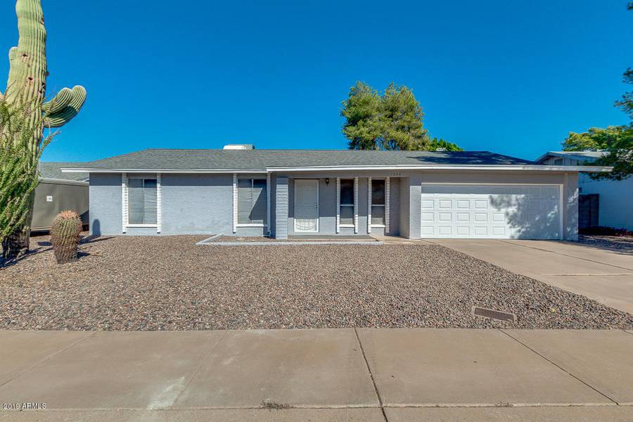 1044 E Glade Avenue, Mesa, AZ 85204