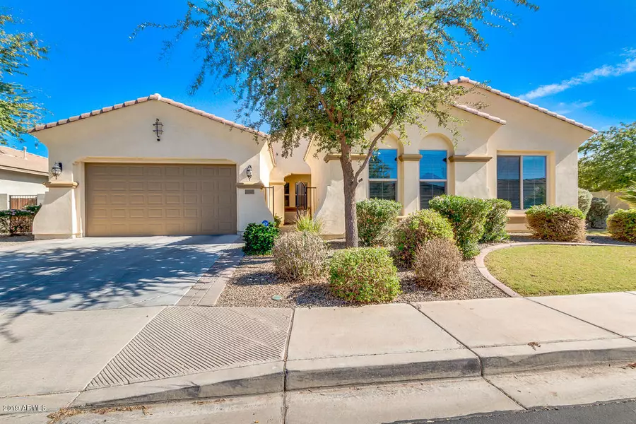 6649 S CHAMPAGNE Way, Gilbert, AZ 85298