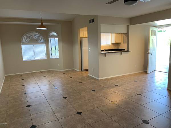 Tempe, AZ 85281,850 S RIVER Drive #2070