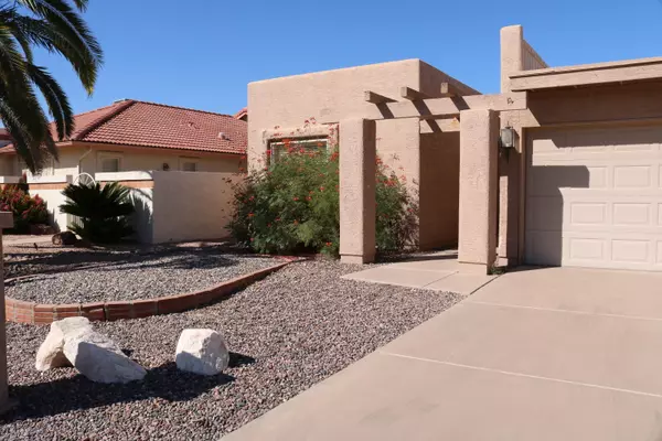 10538 E ELMHURST Drive #22, Sun Lakes, AZ 85248