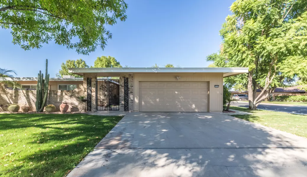 10302 W SPANISH MOSS Lane, Sun City, AZ 85373