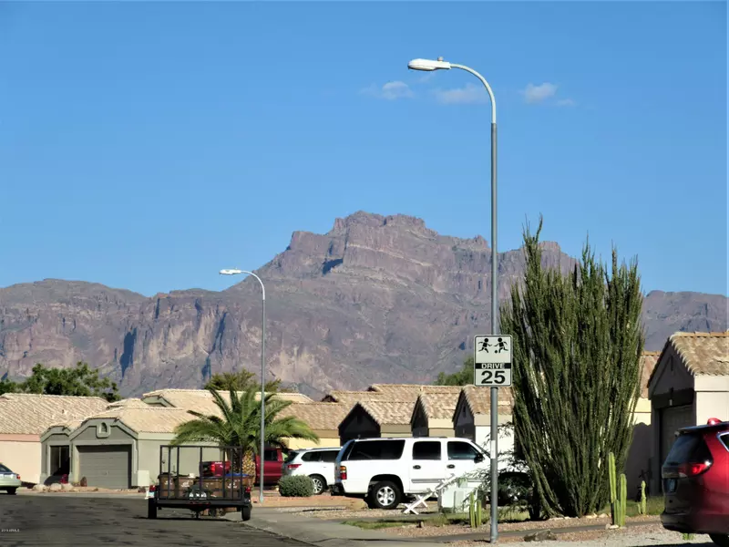 1065 W 21ST Avenue, Apache Junction, AZ 85120