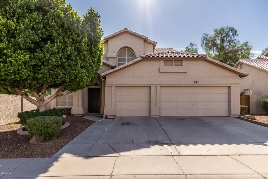 1835 W Desert Lane, Gilbert, AZ 85233