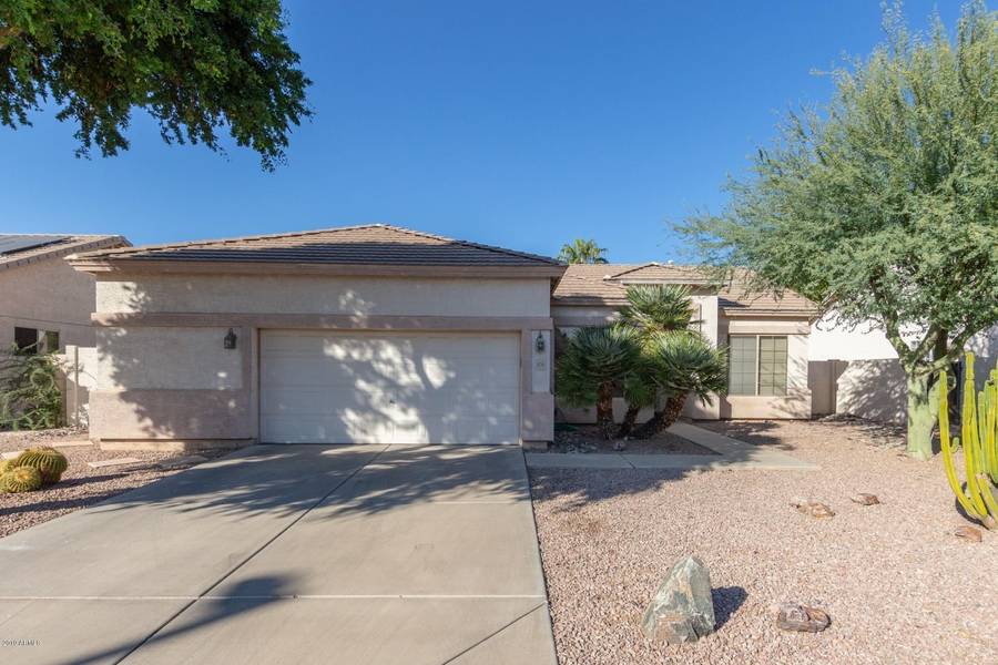 106 E Smoke Tree Road, Gilbert, AZ 85296