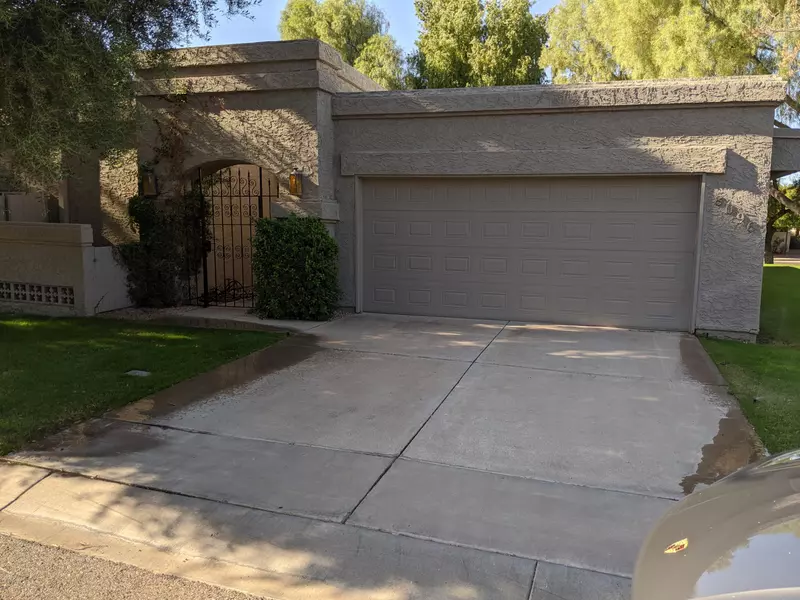 8096 E Del Laton Drive, Scottsdale, AZ 85258