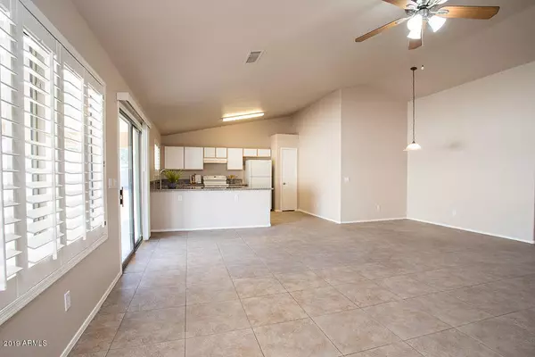 8402 W PINCHOT Avenue, Phoenix, AZ 85037