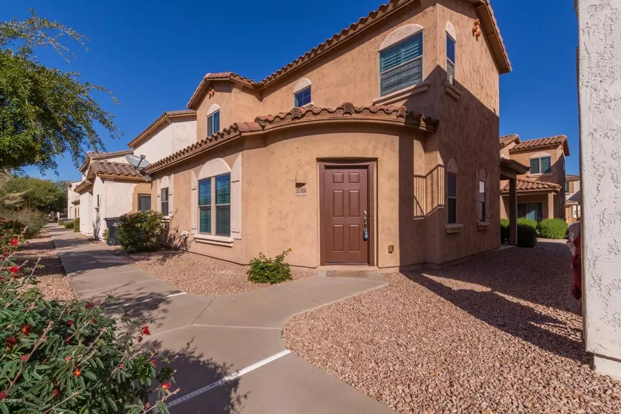 17760 W MANDALAY Lane, Surprise, AZ 85388