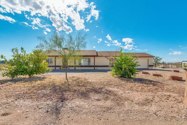 30009 W LATHAM Street, Buckeye, AZ 85396