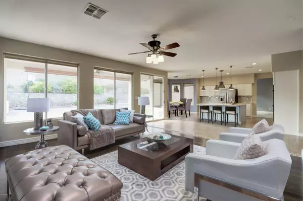 807 E MOUNTAIN VISTA Drive, Phoenix, AZ 85048