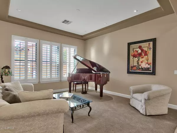 Scottsdale, AZ 85254,5632 E GROVERS Avenue