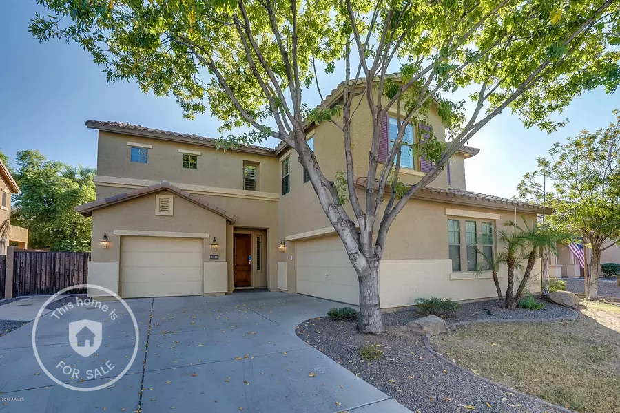 2521 E PARKVIEW Drive, Gilbert, AZ 85295