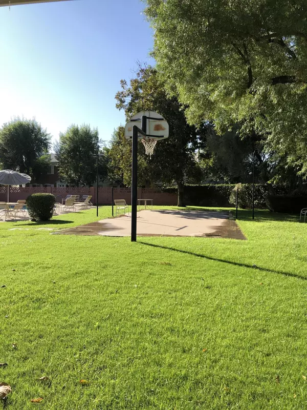 Phoenix, AZ 85018,4075 E campbell Avenue