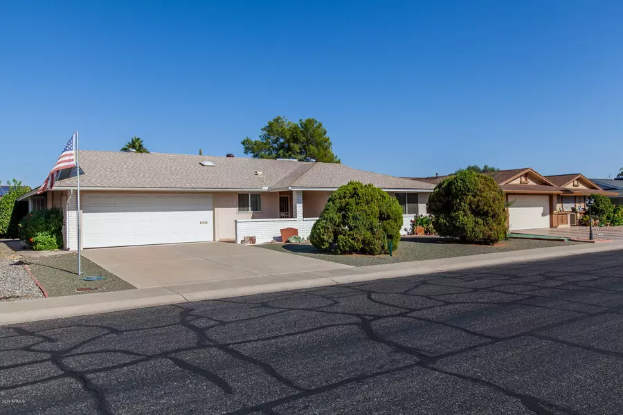 10338 W SALEM Drive, Sun City, AZ 85351