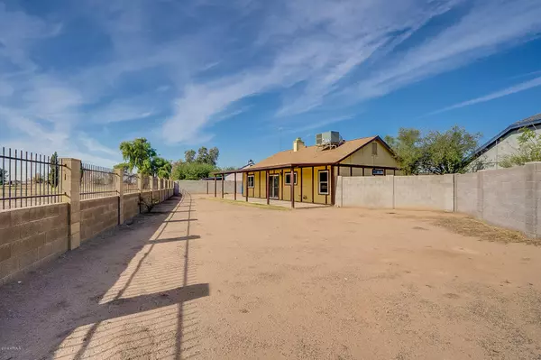 Phoenix, AZ 85037,4721 N 103RD Drive