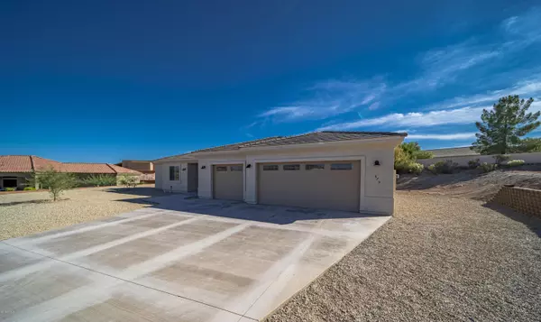 675 TOPEKA Drive, Wickenburg, AZ 85390
